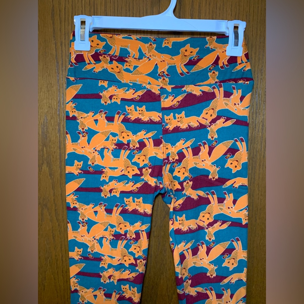 NWOT- LuLaRoe Leggings One Size- Fox Print Animal Pattern - Picture 2 of 9